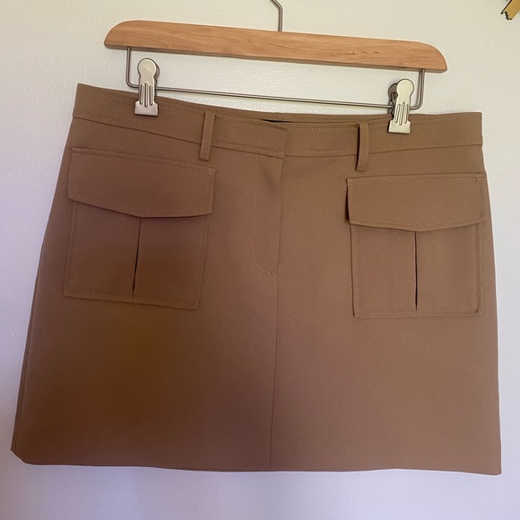 Women’s theory skirt Size 10